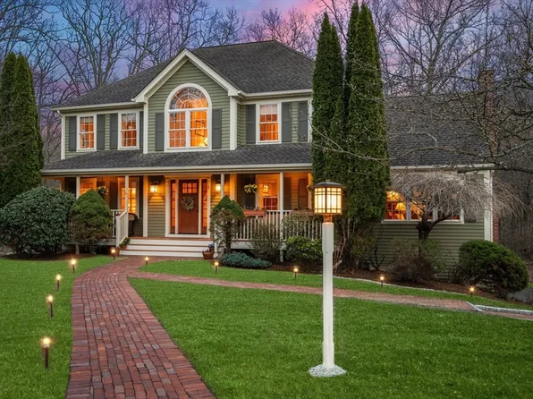 5 Newton Ln, Ashland, MA 01721