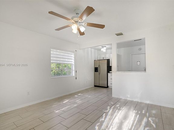 5th image of 5401 SW 97th Ct