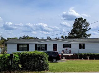 1063 Davis St, Manning, SC 29102