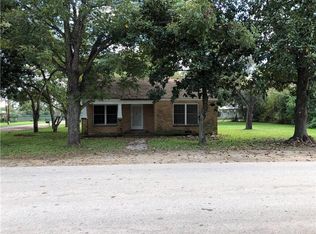 408 Marburger St, Smithville, TX 78957