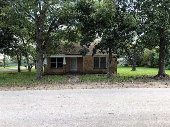 408 Marburger St, Smithville, TX 78957