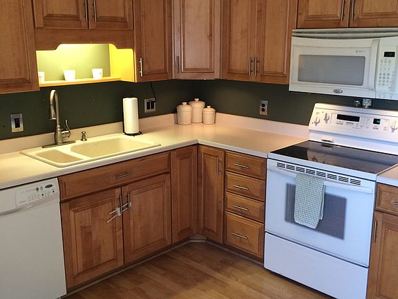 Lots of cabinet space