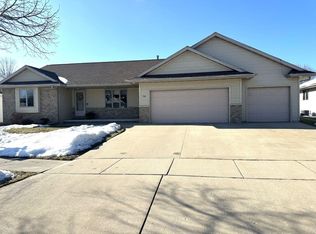 706 Rundquist Way, Kimberly, WI 54136