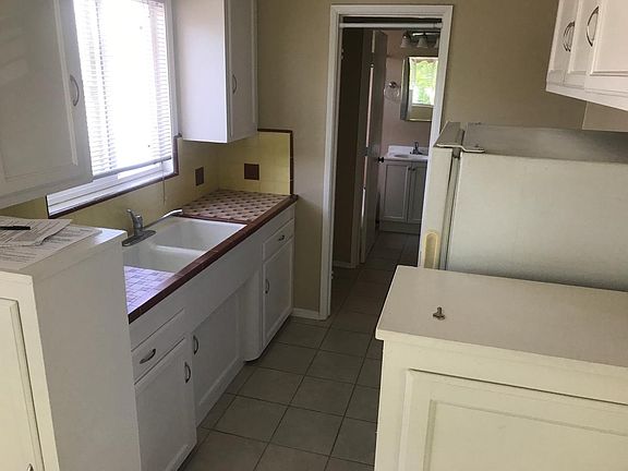 3rd image of 7932 La Mesa Blvd APT E