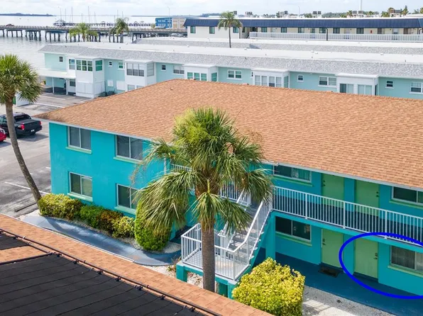 117 7th St N Unit 8, Bradenton Beach, FL 34217