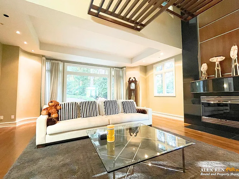 2838 SW Marine Dr — Photo 7