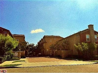 2nd image of 11736 216th St Unit 3