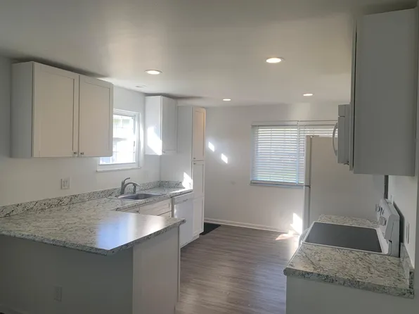 49 Westerfield Dr, Dayton, OH 45458