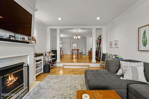 5th image of 25 W Elm St APT 40