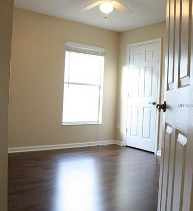 3rd image of 3212 Stonehurst Cir