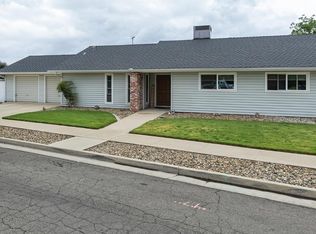 1910 Roland Dr, Hanford, CA 93230