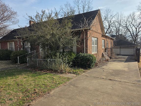 3rd image of 1819 W Evergreen St