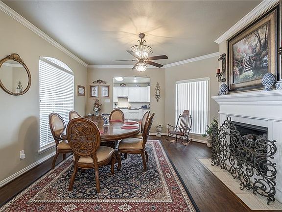 4th image of 2701 Gabriel Dr