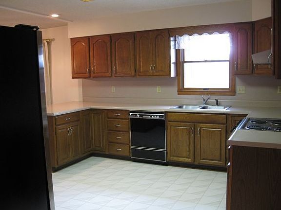 5th image of 806 Dale Dr