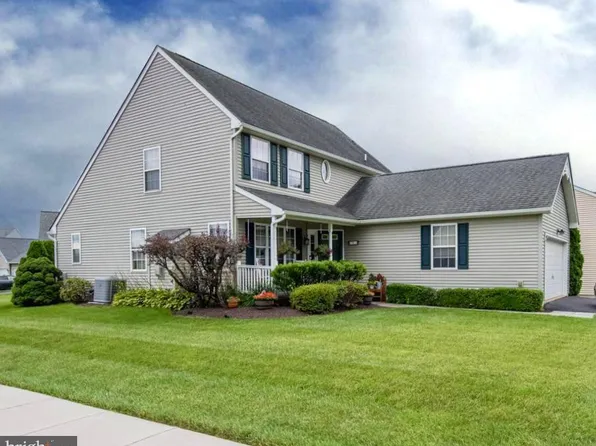 721 W Glenview Dr, West Grove, PA 19390