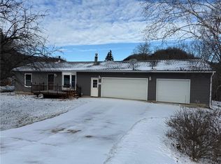 W766 Valley Dr, Fountain City, WI 54629