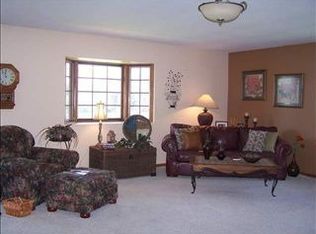 701 Quail Dr, Newton, KS 67114