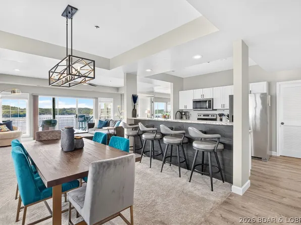 803 E Harbour Towne Dr #E, Lake Ozark, MO 65049