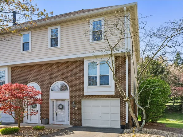 519 Lakewood Dr, Monroeville, PA 15146