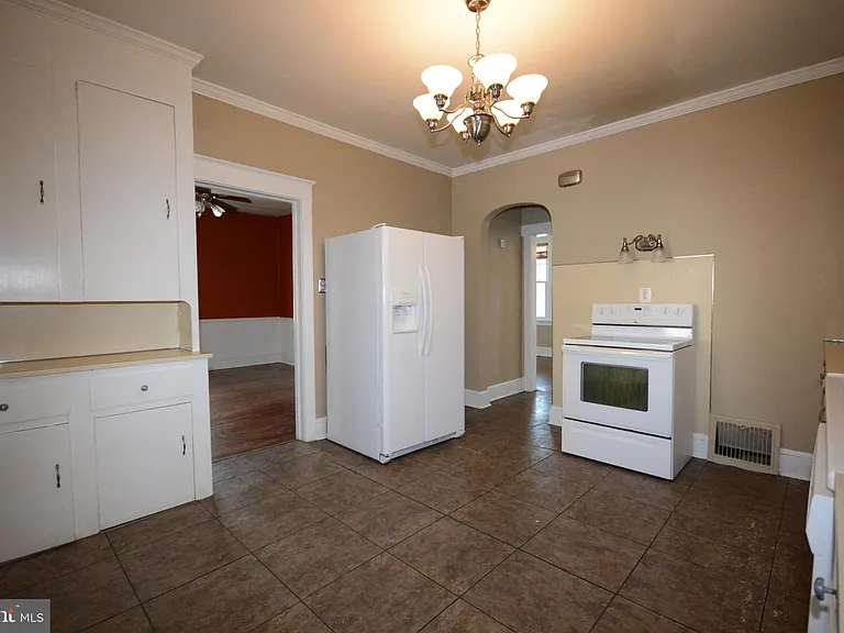623 Guilford Ave — Photo 14