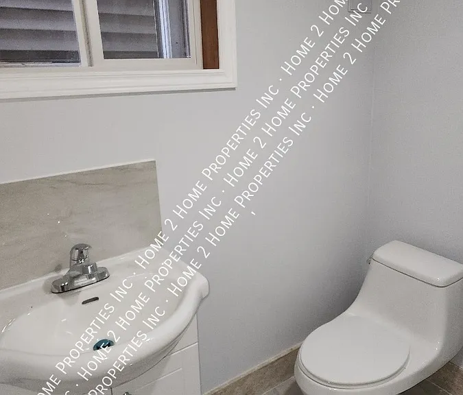 1182 Howard Ave — Photo 5
