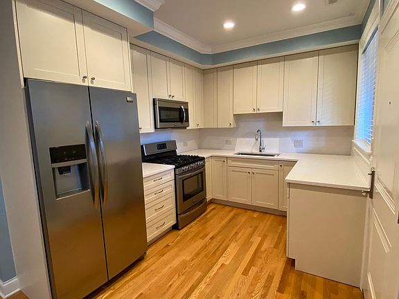 2nd image of 845 W Newport Ave #2