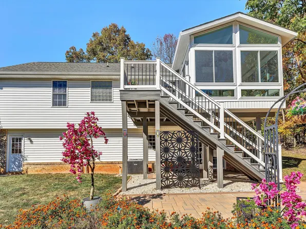 1204 Jewel Trl, Moneta, VA 24121