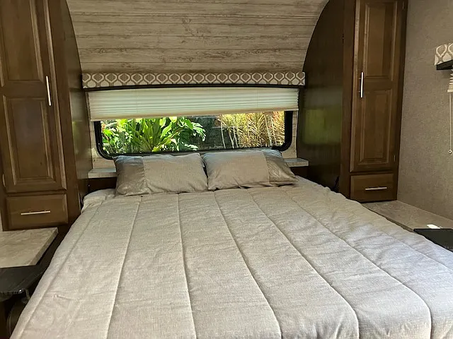 Pull-down Queen Bed