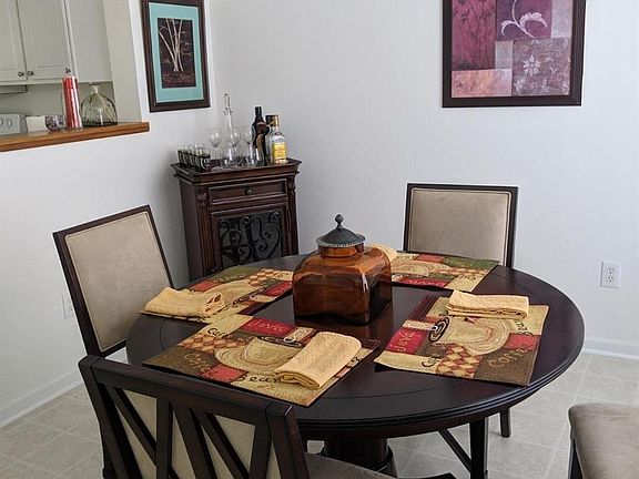 4th image of 2440 Aristocracy Cir