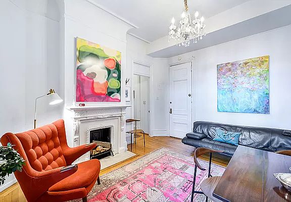 2nd image of 2109 Broadway #6142