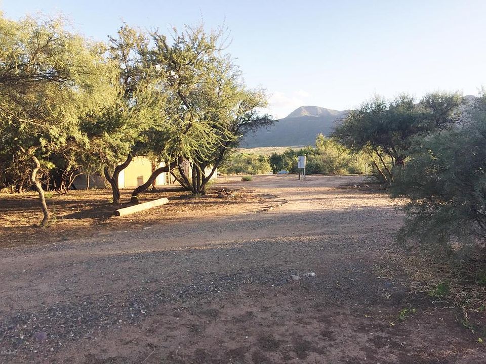 2nd image of 253 E Stolen Blvd