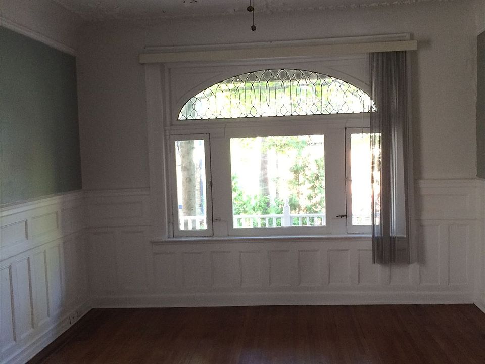 Open Format Dining Room