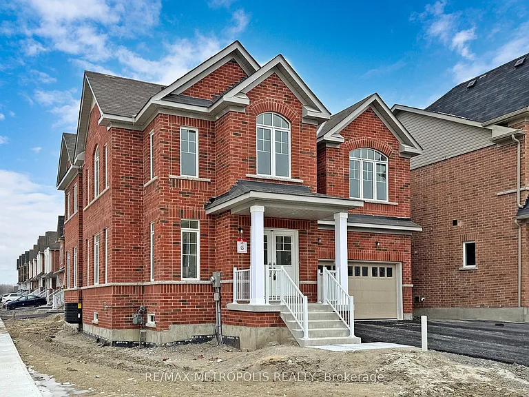 647 Fleetwood Dr — Photo 4