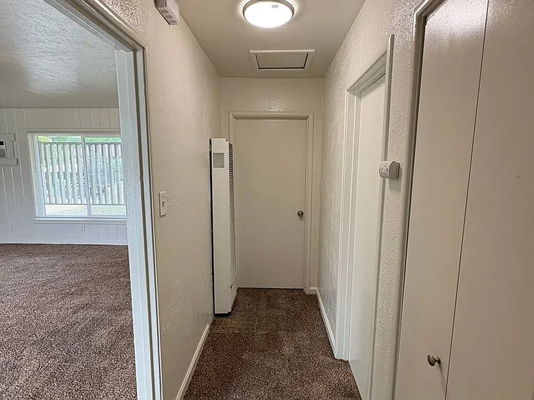 315 W Kaweah Ave — Photo 8