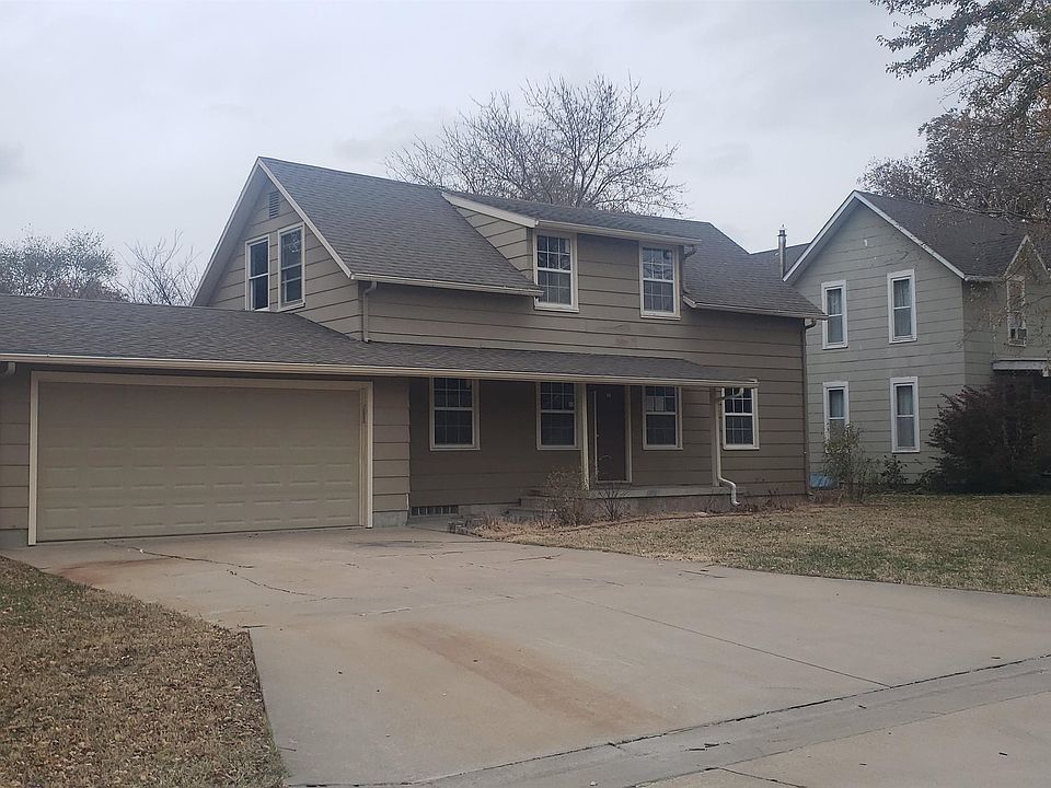 232 E Spruce St, Hesston, KS 67062 Zillow