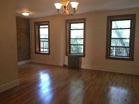 Rented by Dwell Residential Inc | media 18