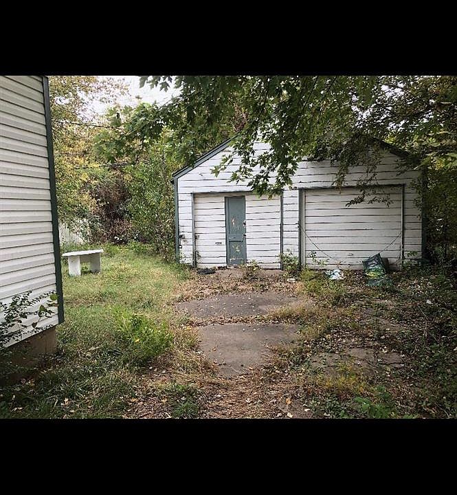 2nd image of 1942 N Norwood St