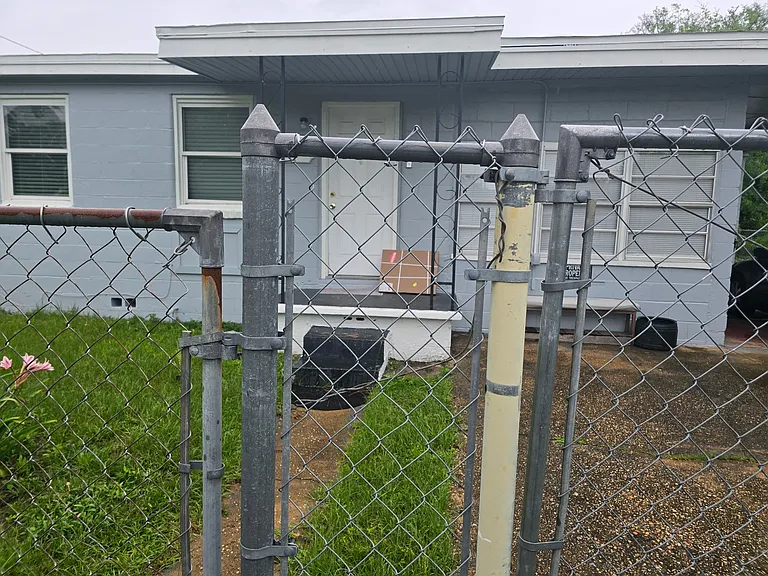 2708 N G St — Photo 8