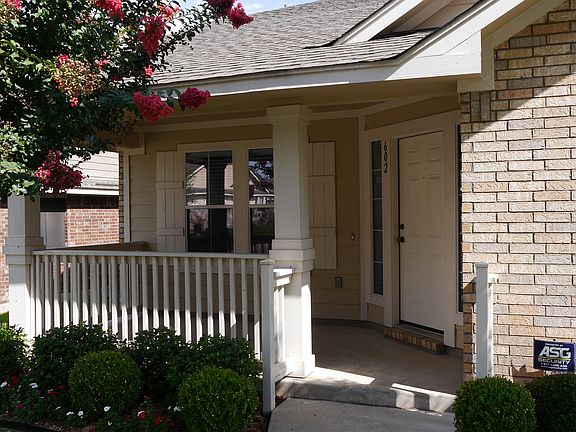 3rd image of 602 Boca Chica Dr