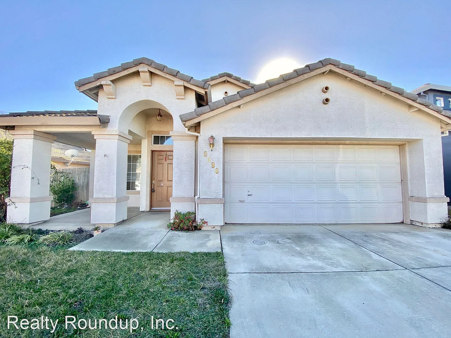 9090 Pembridge Dr photo 1