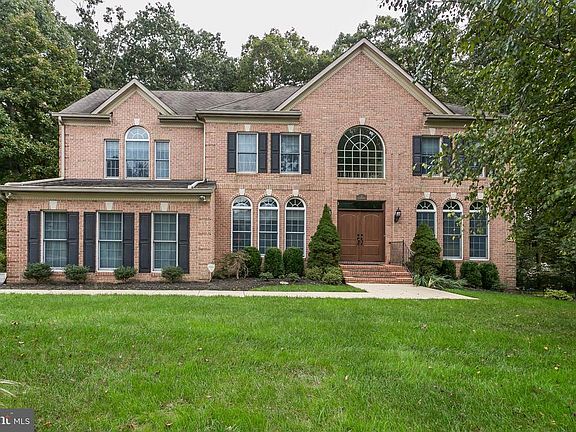 2nd image of 12 Old Manor Ct