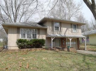 6304 E 120th Ter, Grandview, MO 64030