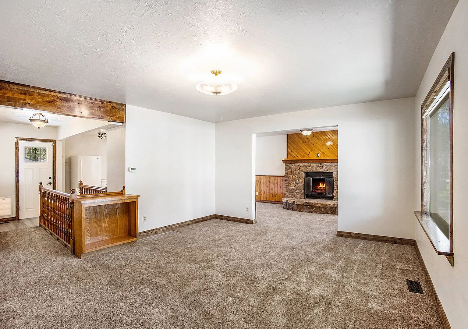 Location and Charm, Big Lot, Updated 3 Bedroom House Close to Downtown — Photo 2