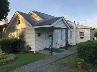110 W 1st St, Ceredo, WV 25507