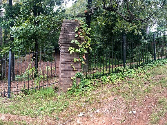 4th image of 353 S Sevenoaks Dr