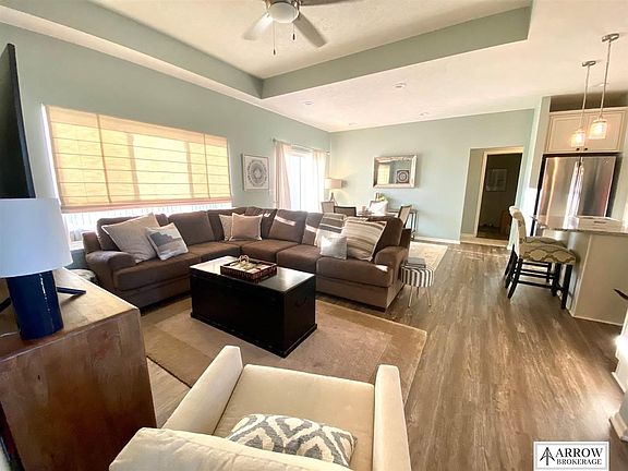 3rd image of 1235 Oakview Dr