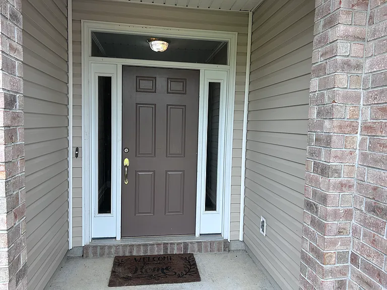 724 Simpson Way — Photo 3