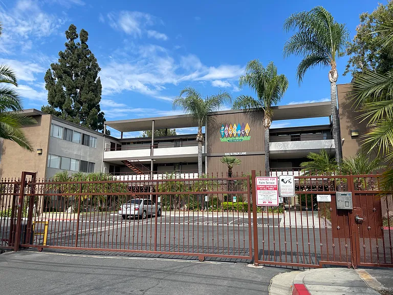 Palm Terrace Apartments — Photo 7