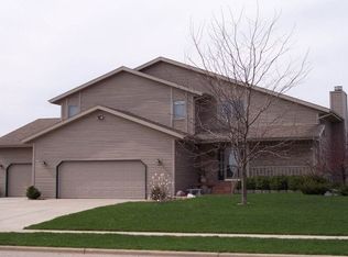 475 Cledell St, Oregon, WI 53575