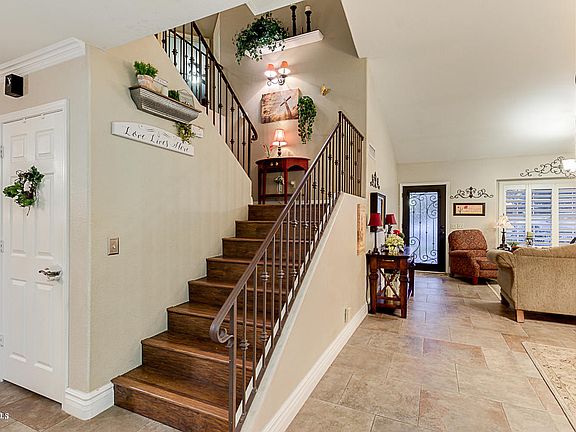 2nd image of 412 S Bonito Dr